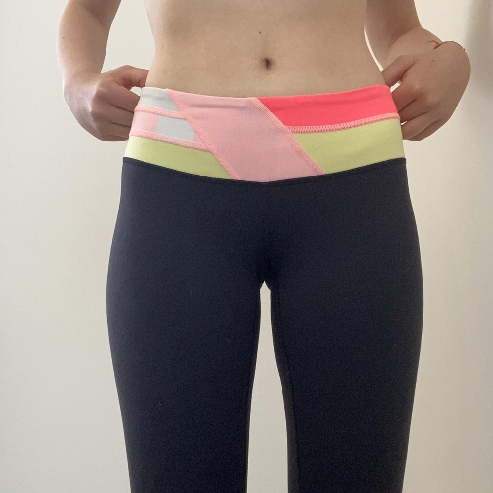 Lululemon Reversible Crop Size 8 19"
